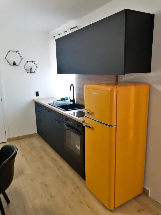 Evita Studio Apartment Karlovac Exterior foto